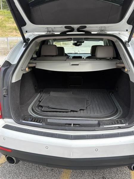 Cadillac SRX photo 8