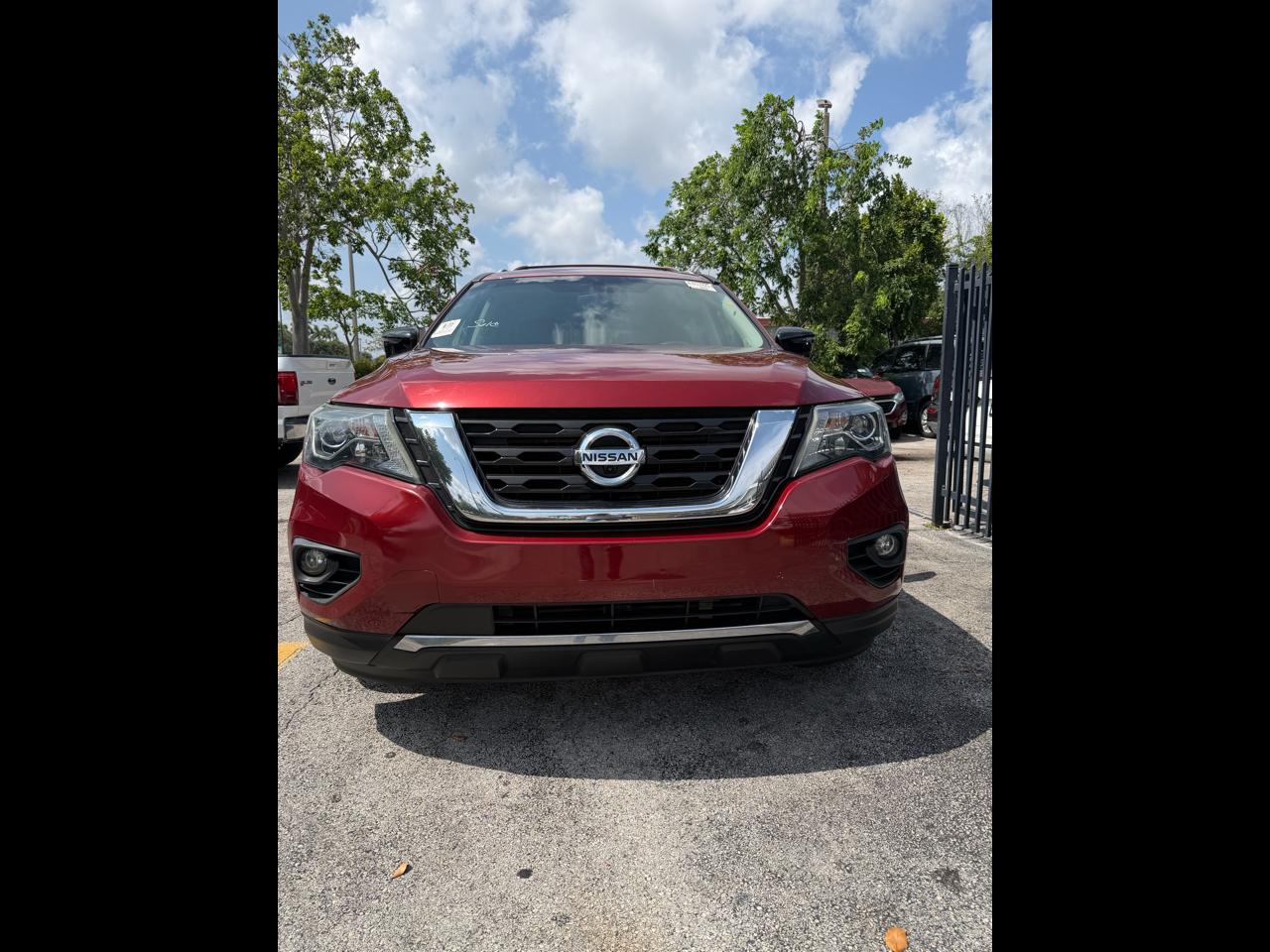 2017 Nissan Pathfinder FWD Platinum