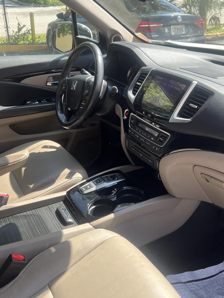 2017 Honda Pilot Touring - Photo 17