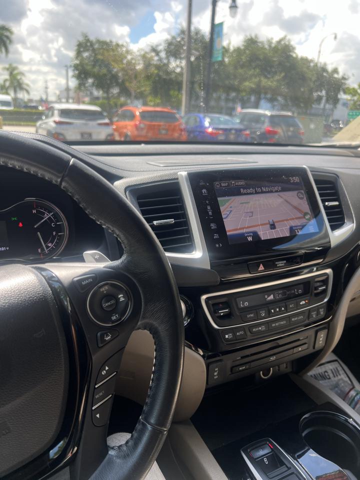 2017 Honda Pilot Touring - Photo 18