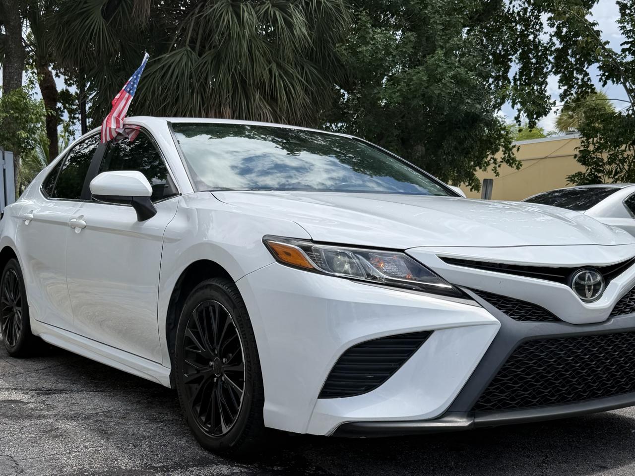 2020 Toyota Camry SE