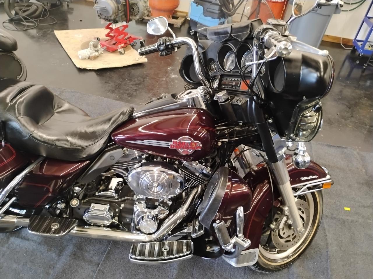 Harley-Davidson FLHTCUI  2005