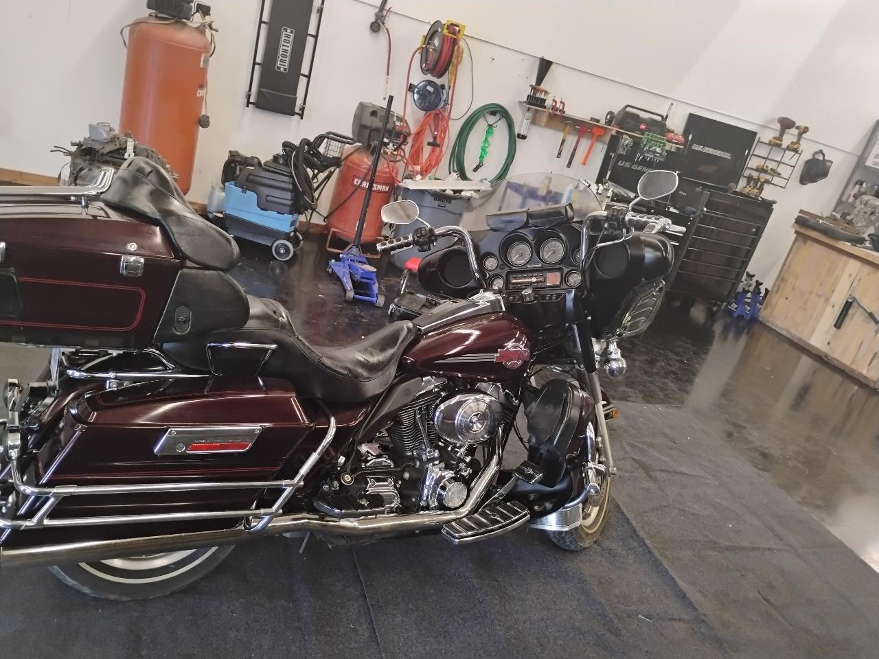 Harley-Davidson FLHTCUI  2005
