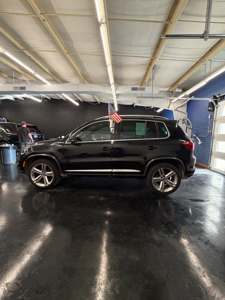 Volkswagen Tiguan S 2016