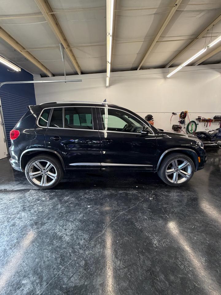 Volkswagen Tiguan S 2016
