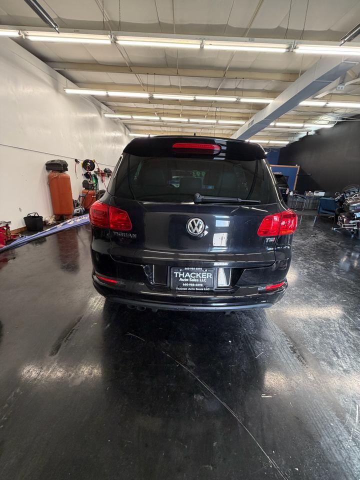 Volkswagen Tiguan S 2016