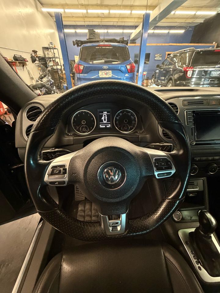 Volkswagen Tiguan S 2016