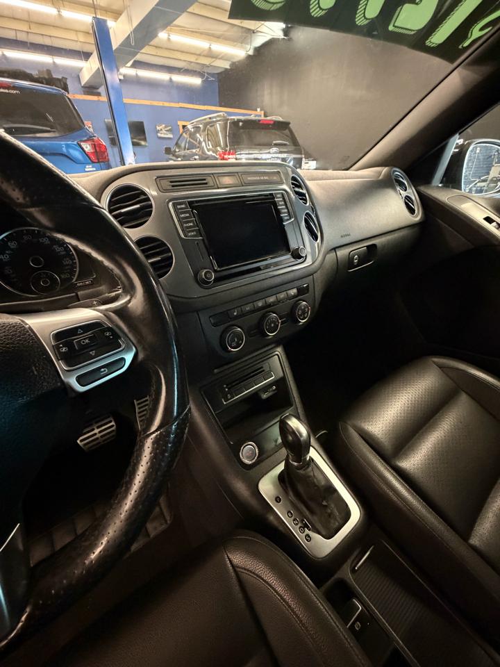 Volkswagen Tiguan S 2016