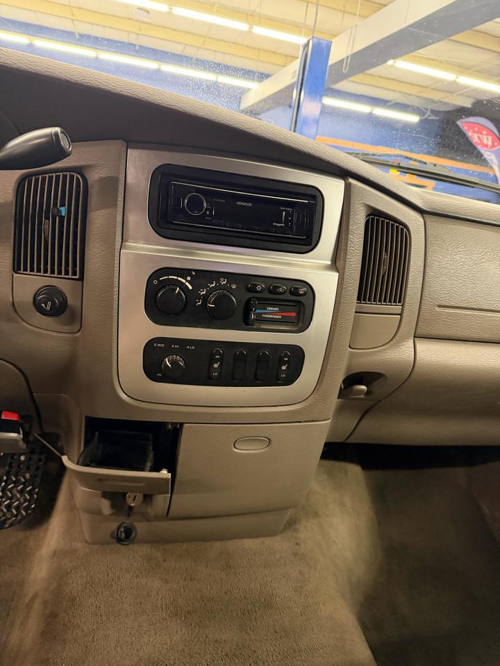 Dodge Ram 2500 ST Quad Cab 4WD 2004
