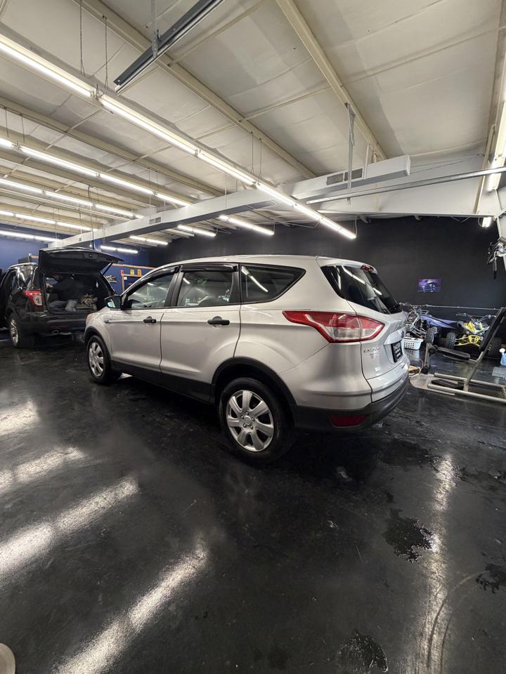 Ford Escape S FWD 2014