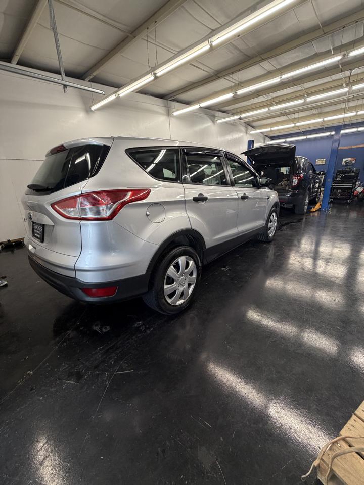 Ford Escape S FWD 2014