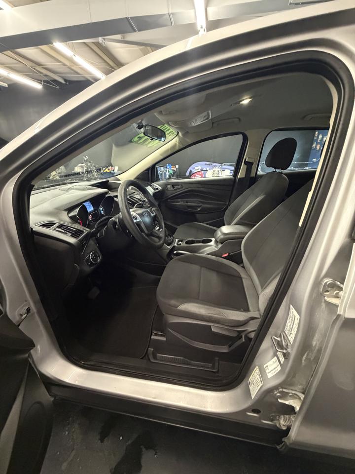 Ford Escape S FWD 2014