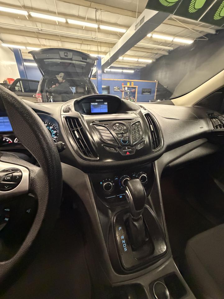 Ford Escape S FWD 2014