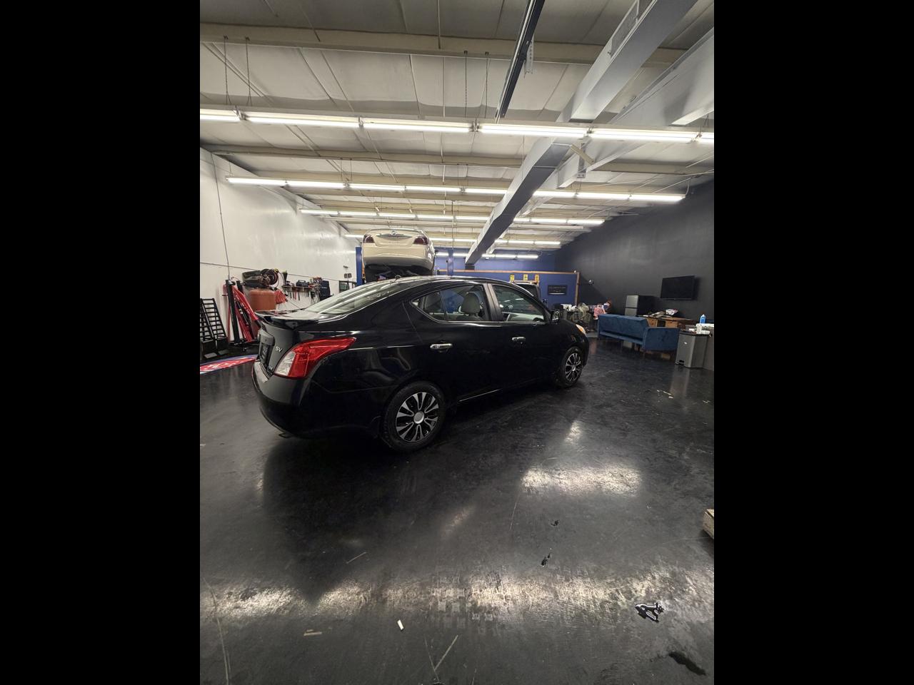 Nissan Versa 1.6 S 4A 2013