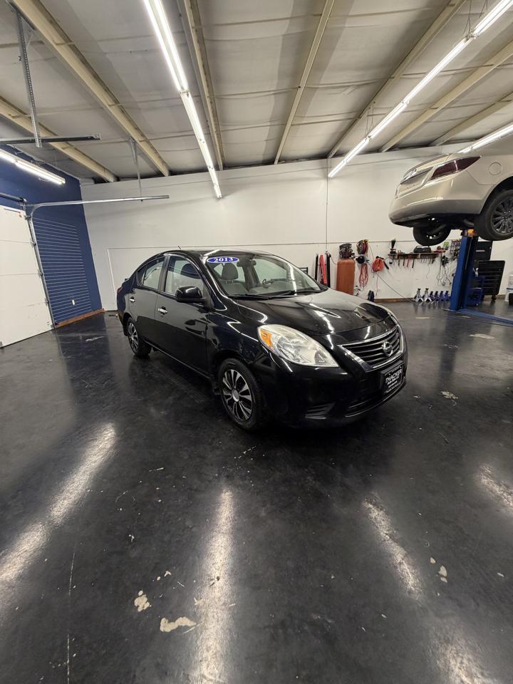 Nissan Versa 1.6 S 4A 2013