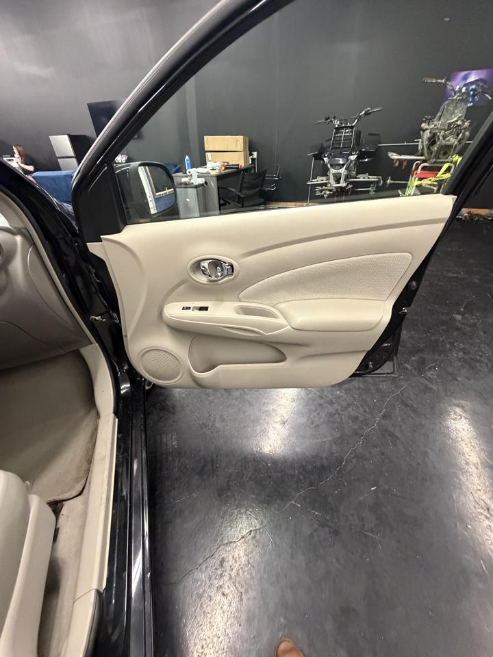 Nissan Versa 1.6 S 4A 2013