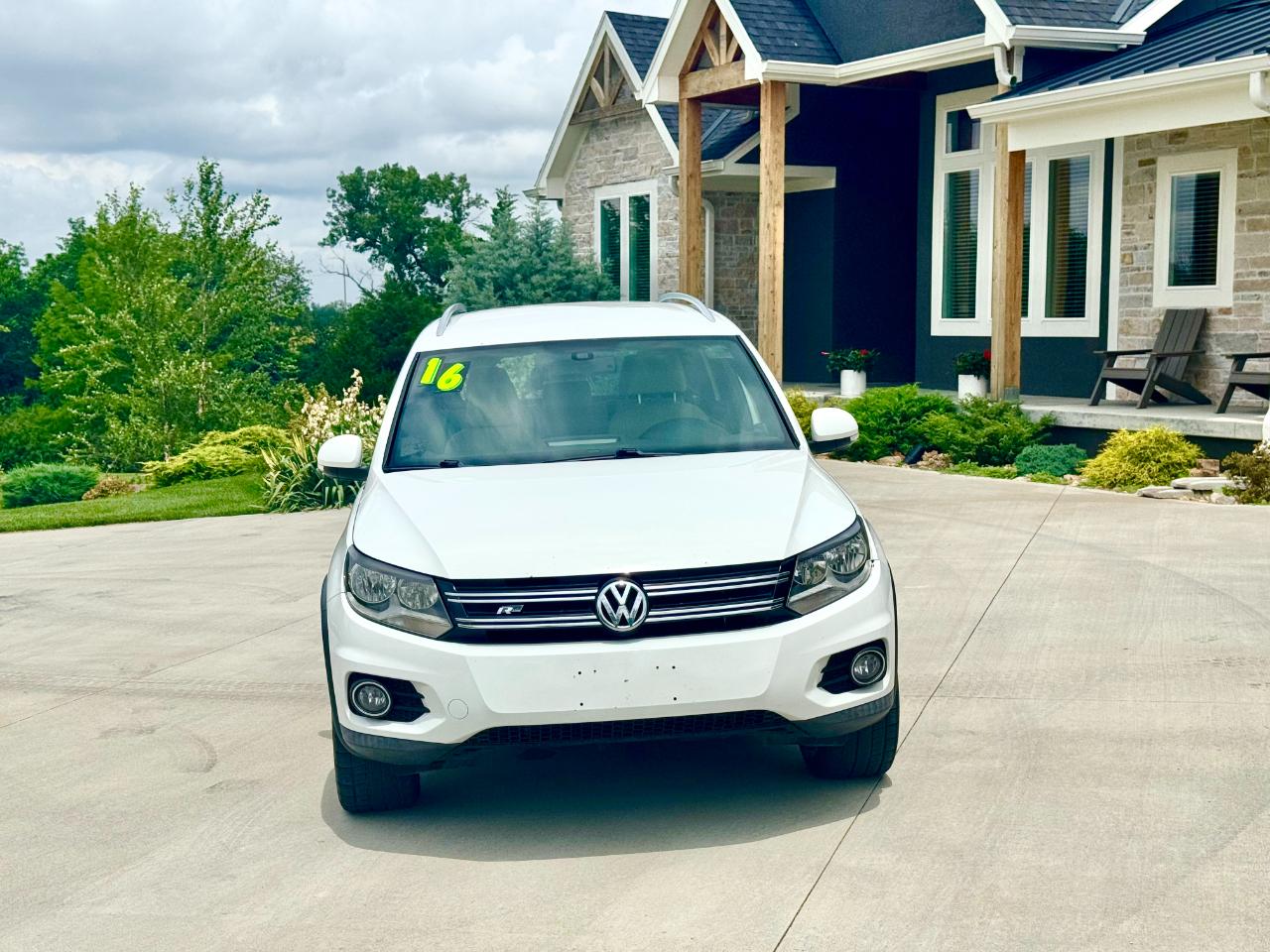 Volkswagen Tiguan SE 2016