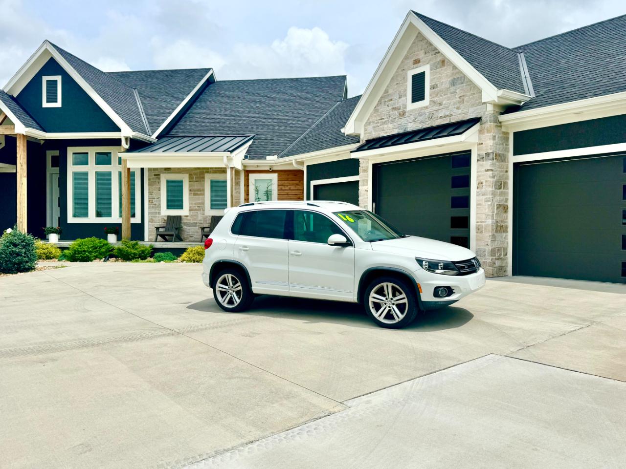 Volkswagen Tiguan SE 2016
