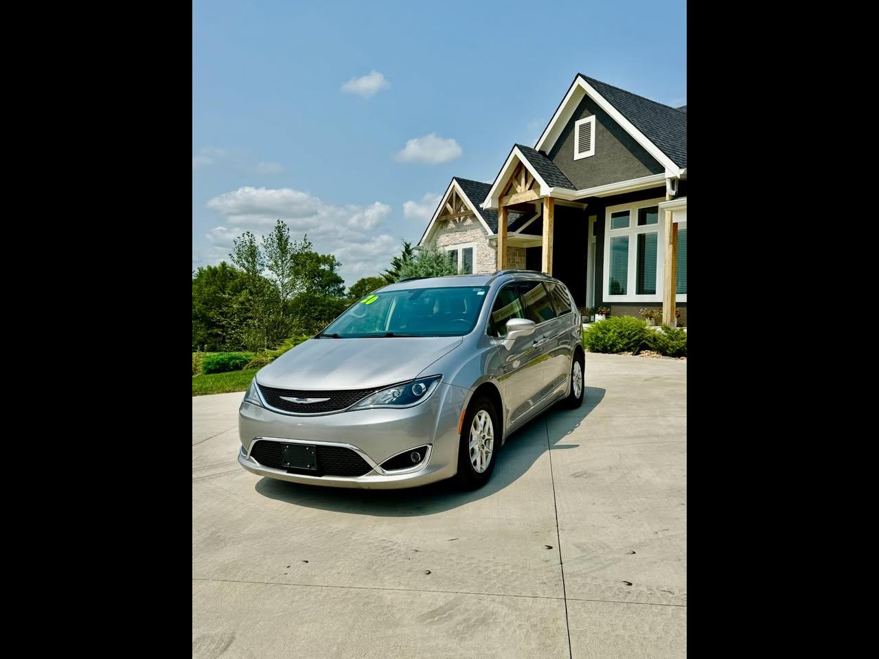 2020 Chrysler Pacifica Touring-L