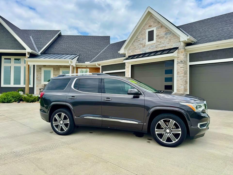 GMC Acadia Denali AWD 2018
