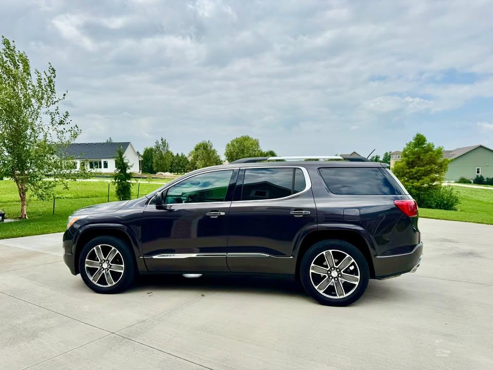 GMC Acadia Denali AWD 2018