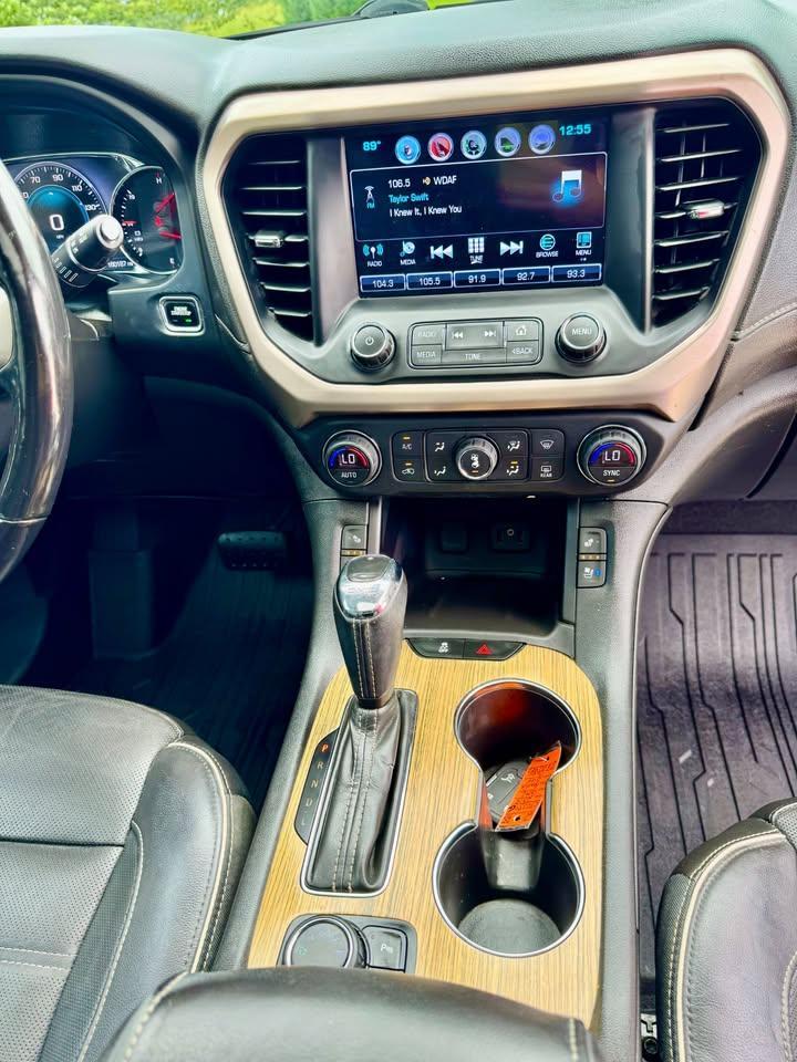 GMC Acadia Denali AWD 2018