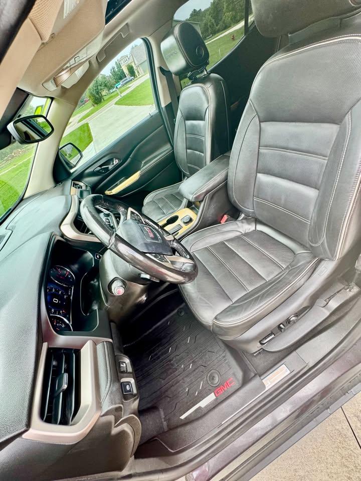 GMC Acadia Denali AWD 2018