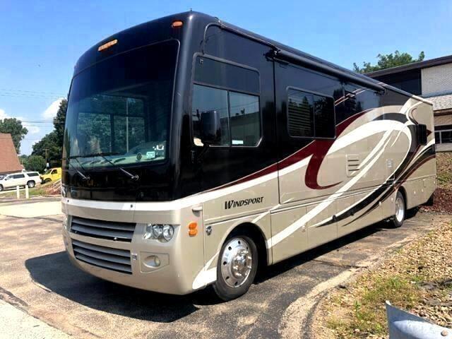 Thor Motor Coach Windsport  2011