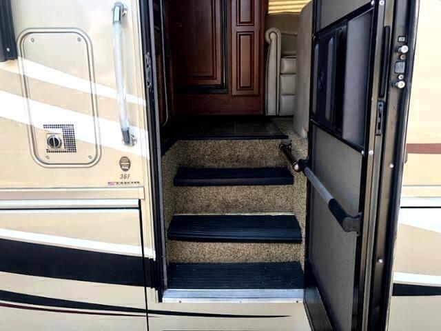 Thor Motor Coach Windsport  2011
