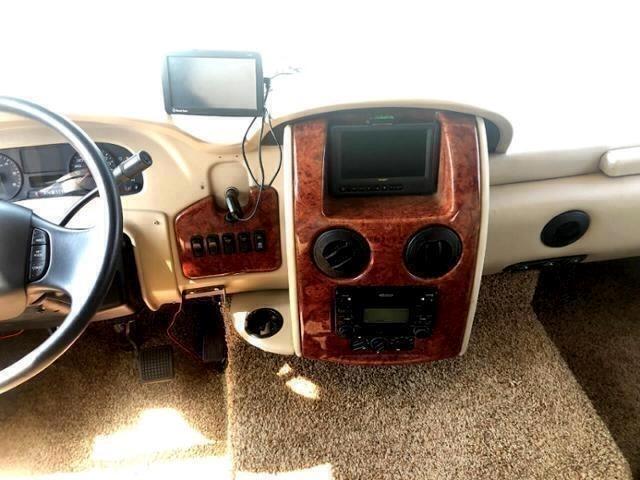 Thor Motor Coach Windsport  2011
