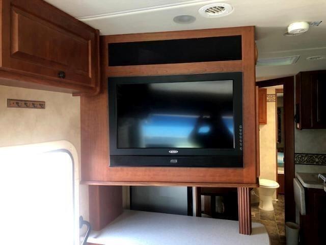 Thor Motor Coach Windsport  2011
