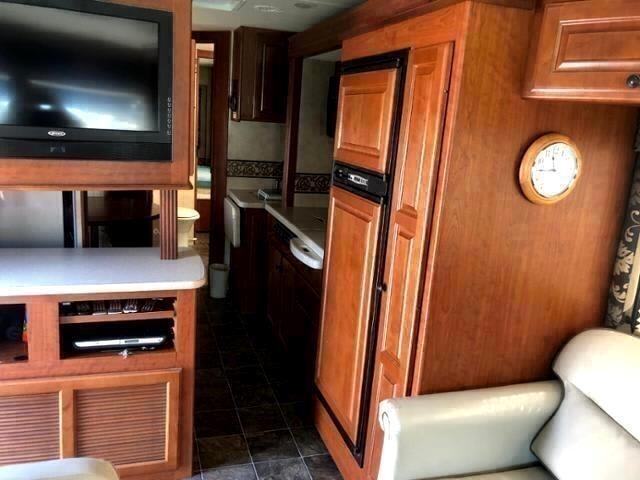 Thor Motor Coach Windsport  2011