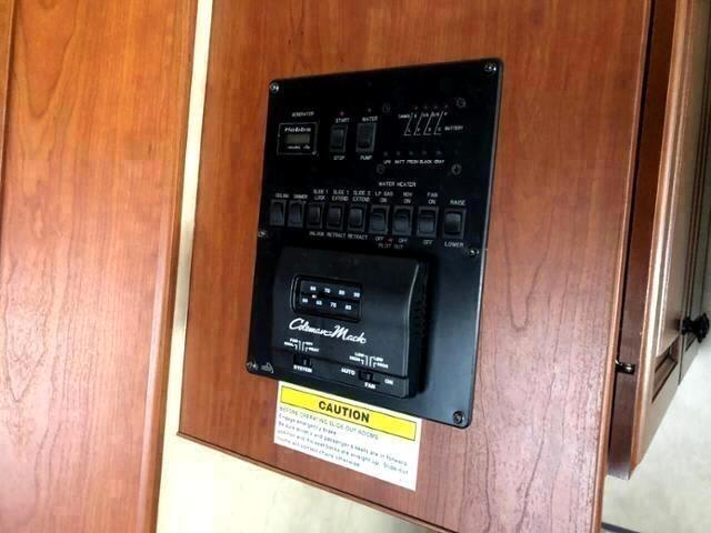 Thor Motor Coach Windsport  2011
