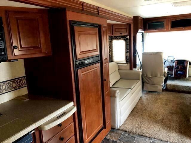 Thor Motor Coach Windsport  2011