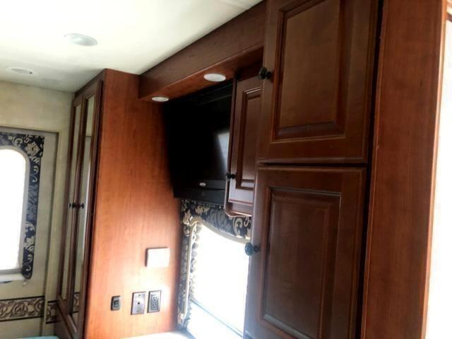 Thor Motor Coach Windsport  2011