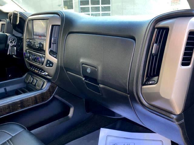 GMC Sierra 3500HD Denali Crew Cab 4WD 2015