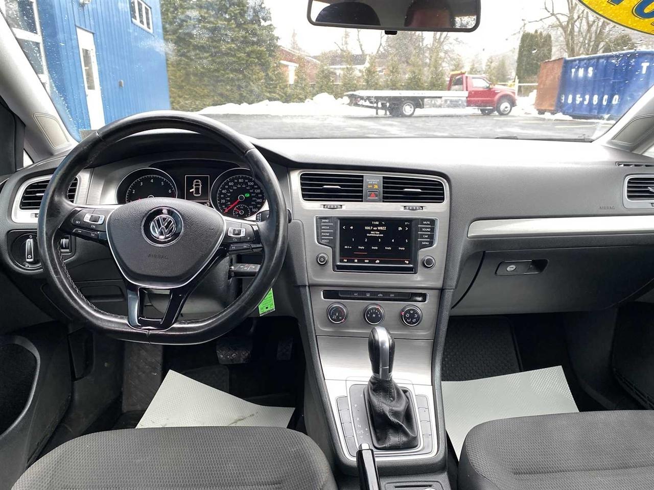 Volkswagen Golf TSI S 6A 2016