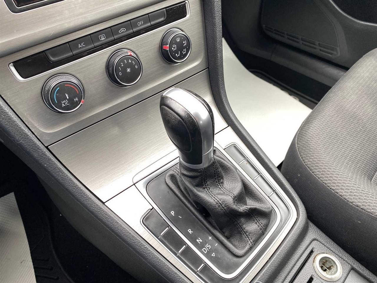 Volkswagen Golf TSI S 6A 2016