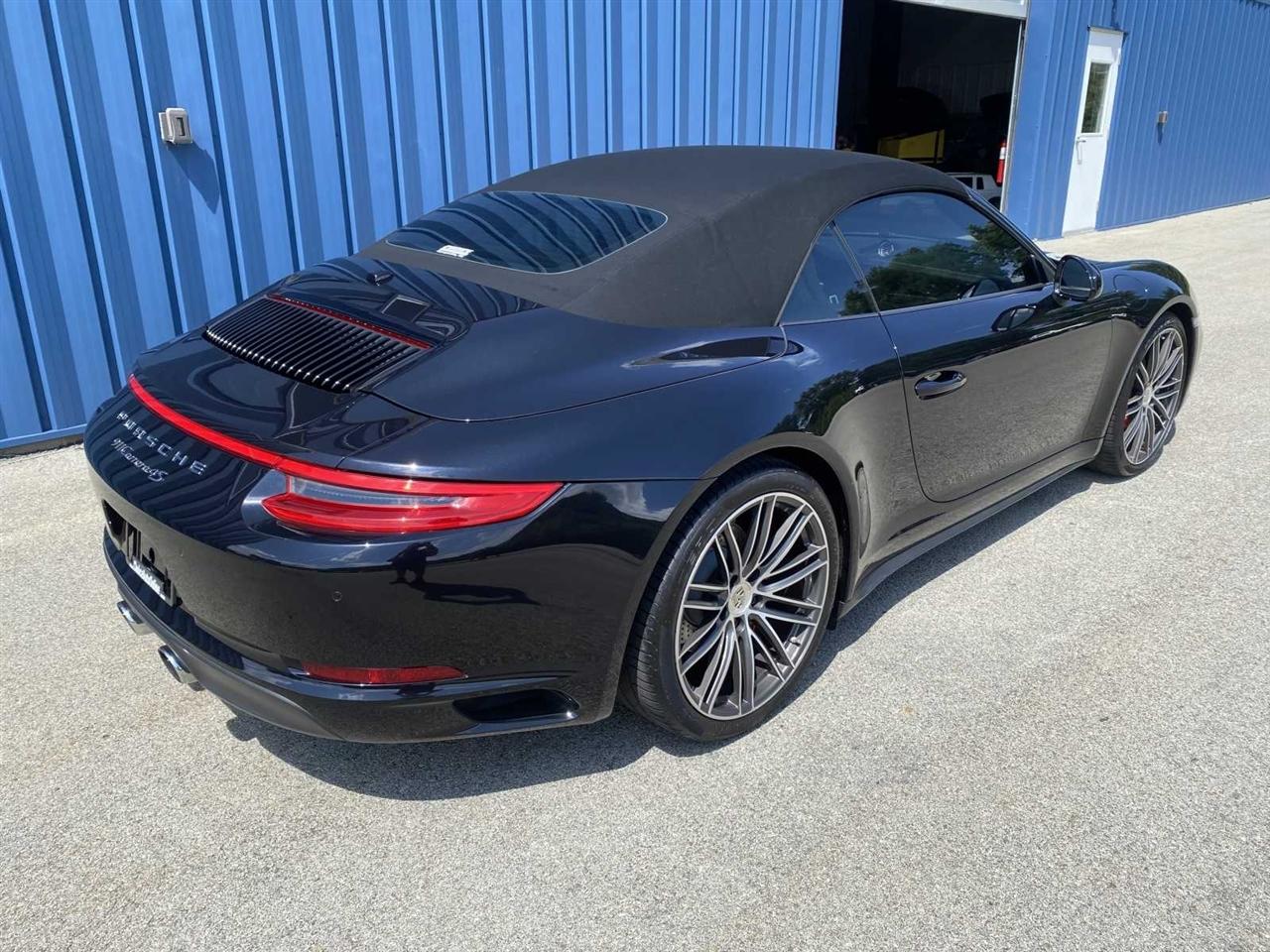 Porsche 911 Carrera 4S Cabriolet 2017