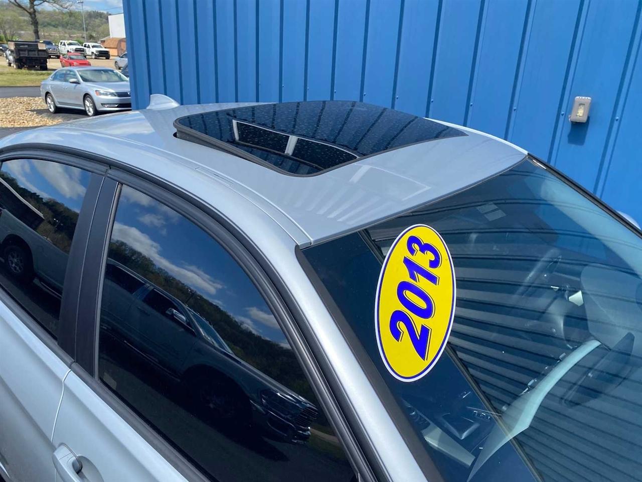 BMW 3-Series 328i xDrive Sedan 2013