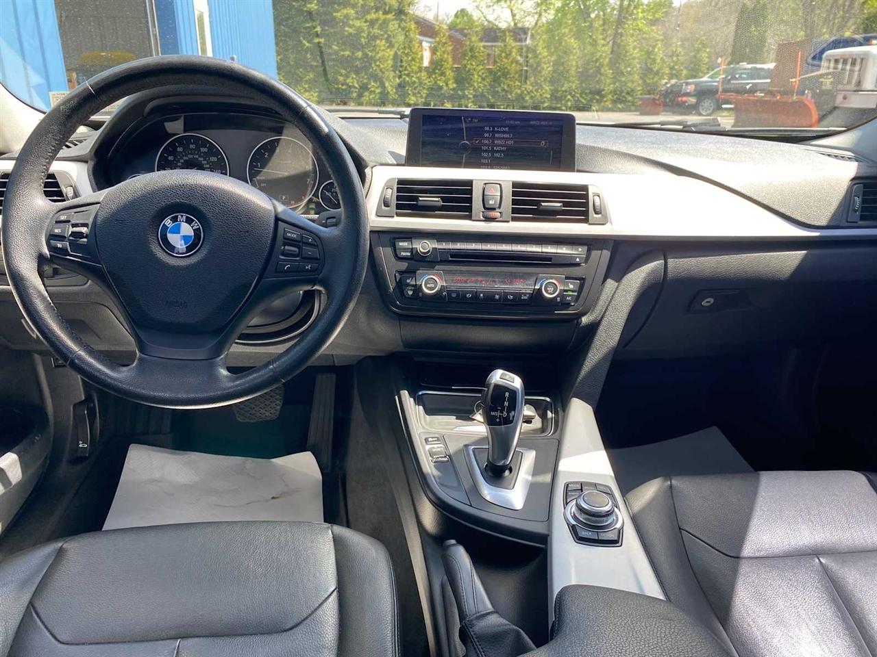 BMW 3-Series 328i xDrive Sedan 2013