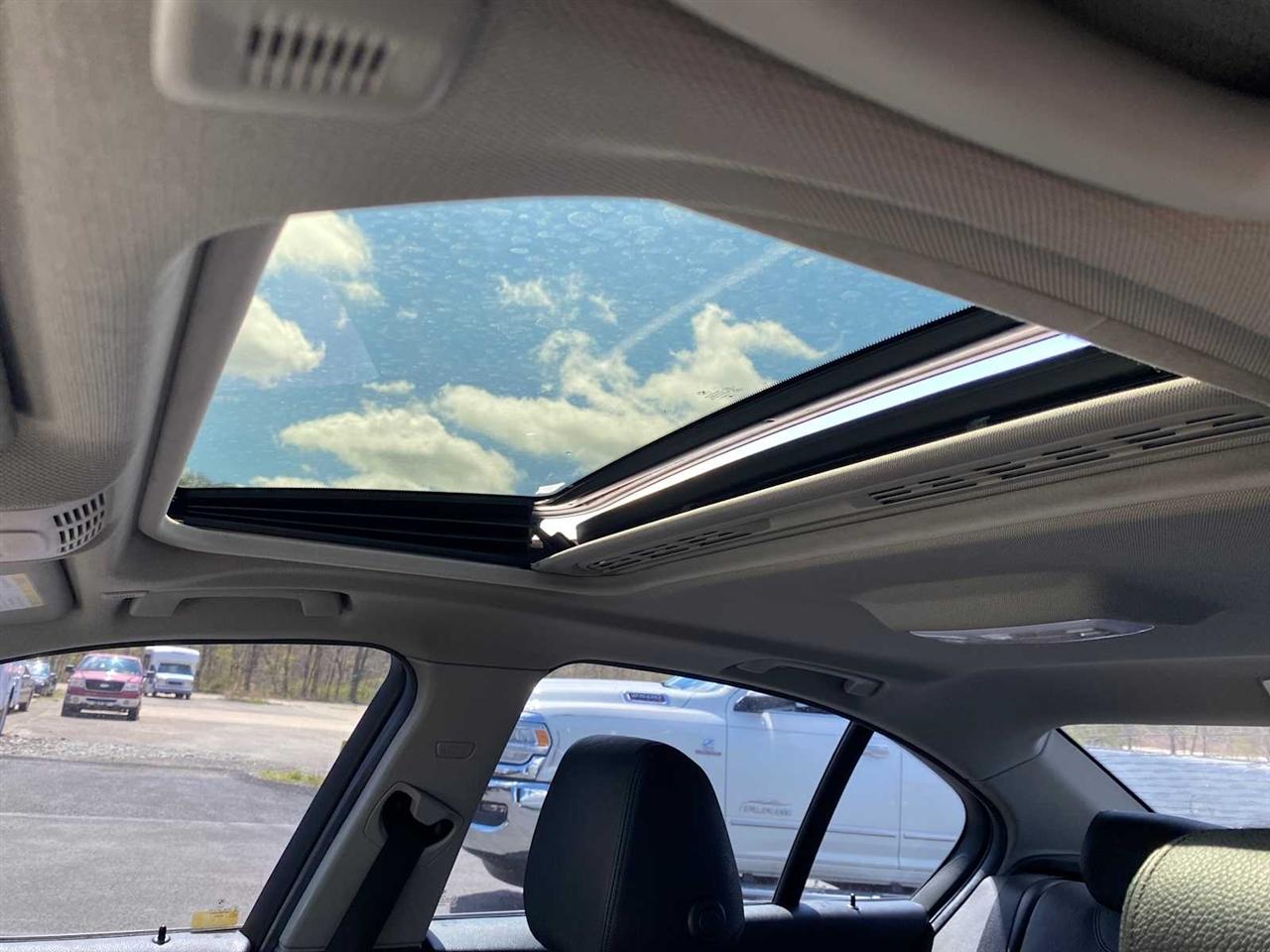 BMW 3-Series 328i xDrive Sedan 2013