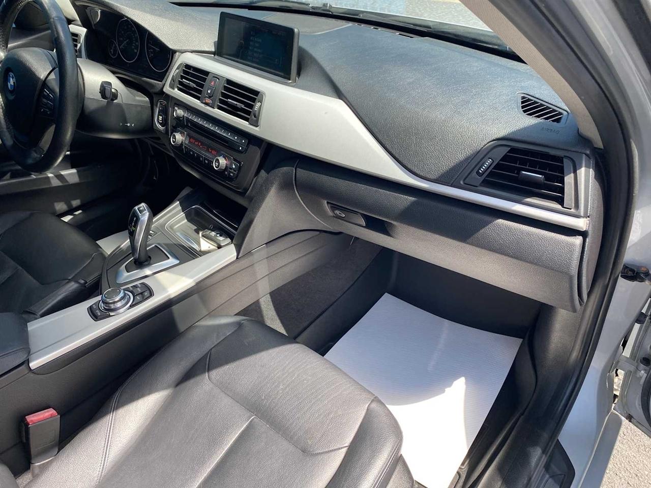 BMW 3-Series 328i xDrive Sedan 2013