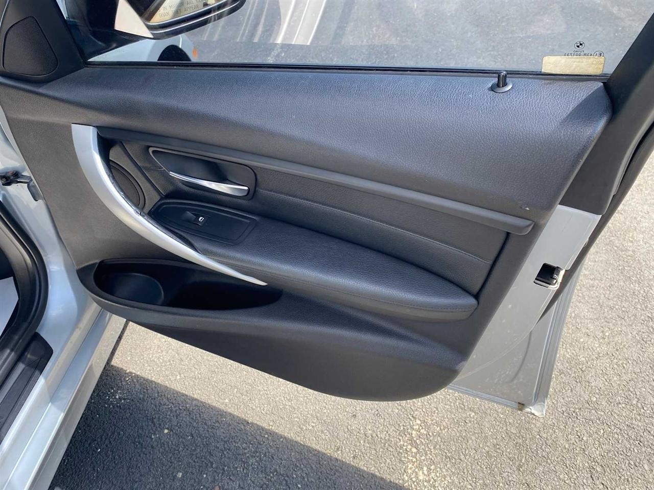 BMW 3-Series 328i xDrive Sedan 2013