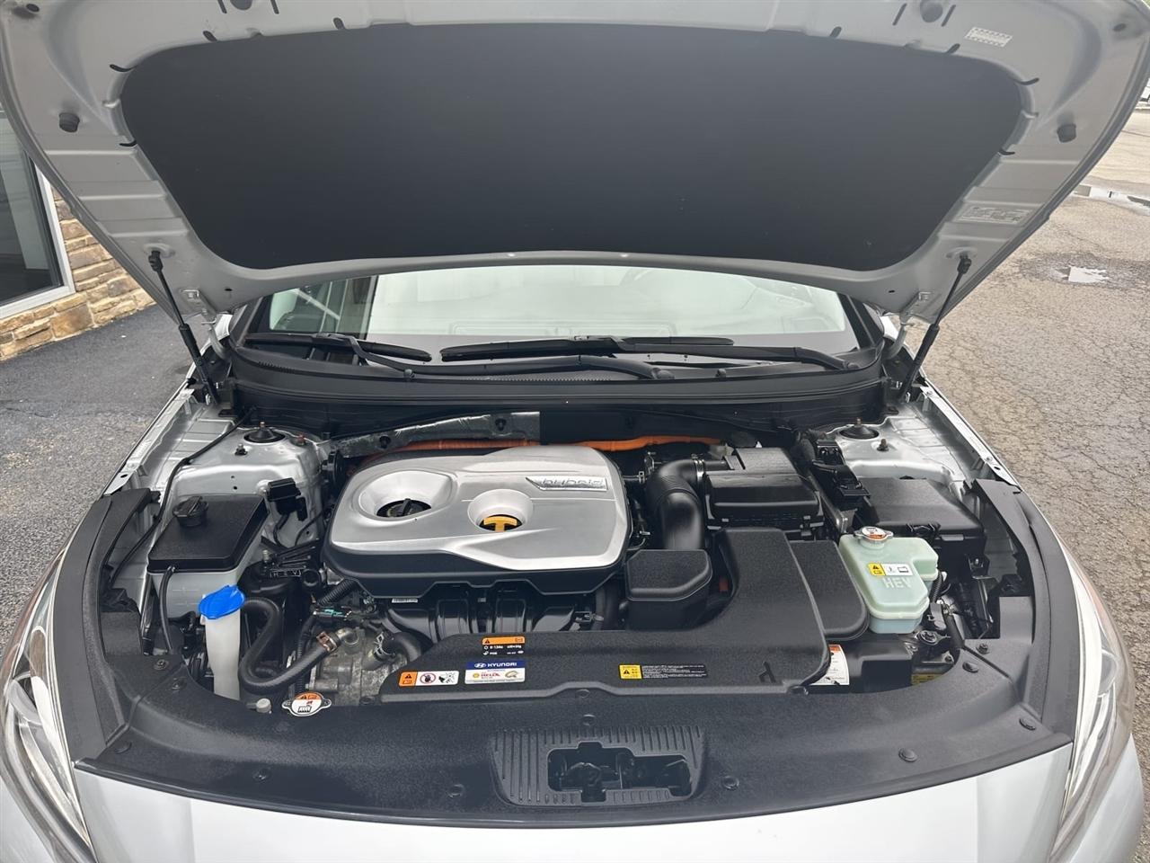 Hyundai Sonata Hybrid 4dr Sdn SE 2017