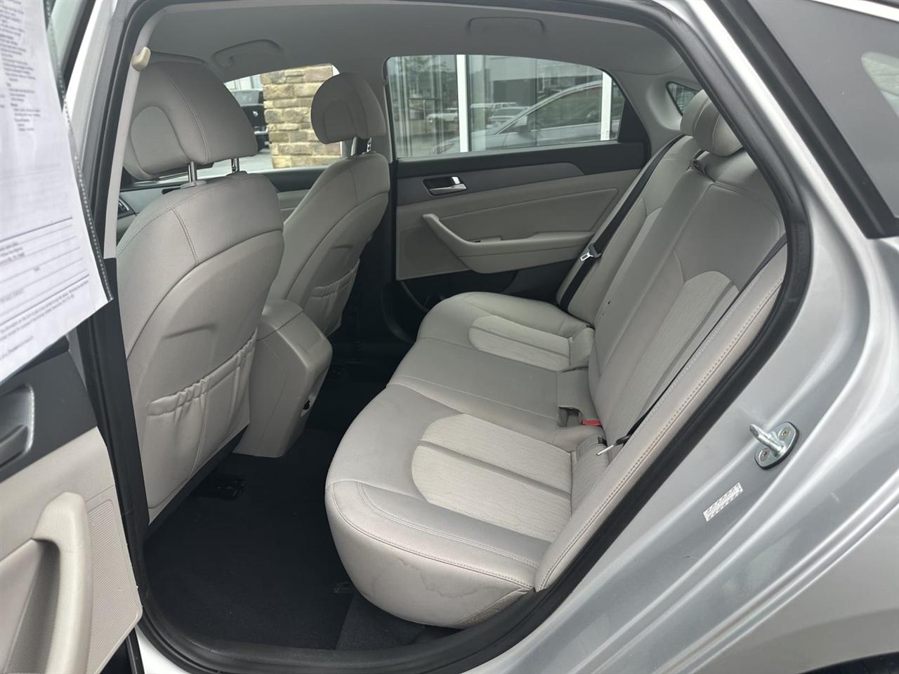Hyundai Sonata Hybrid 4dr Sdn SE 2017