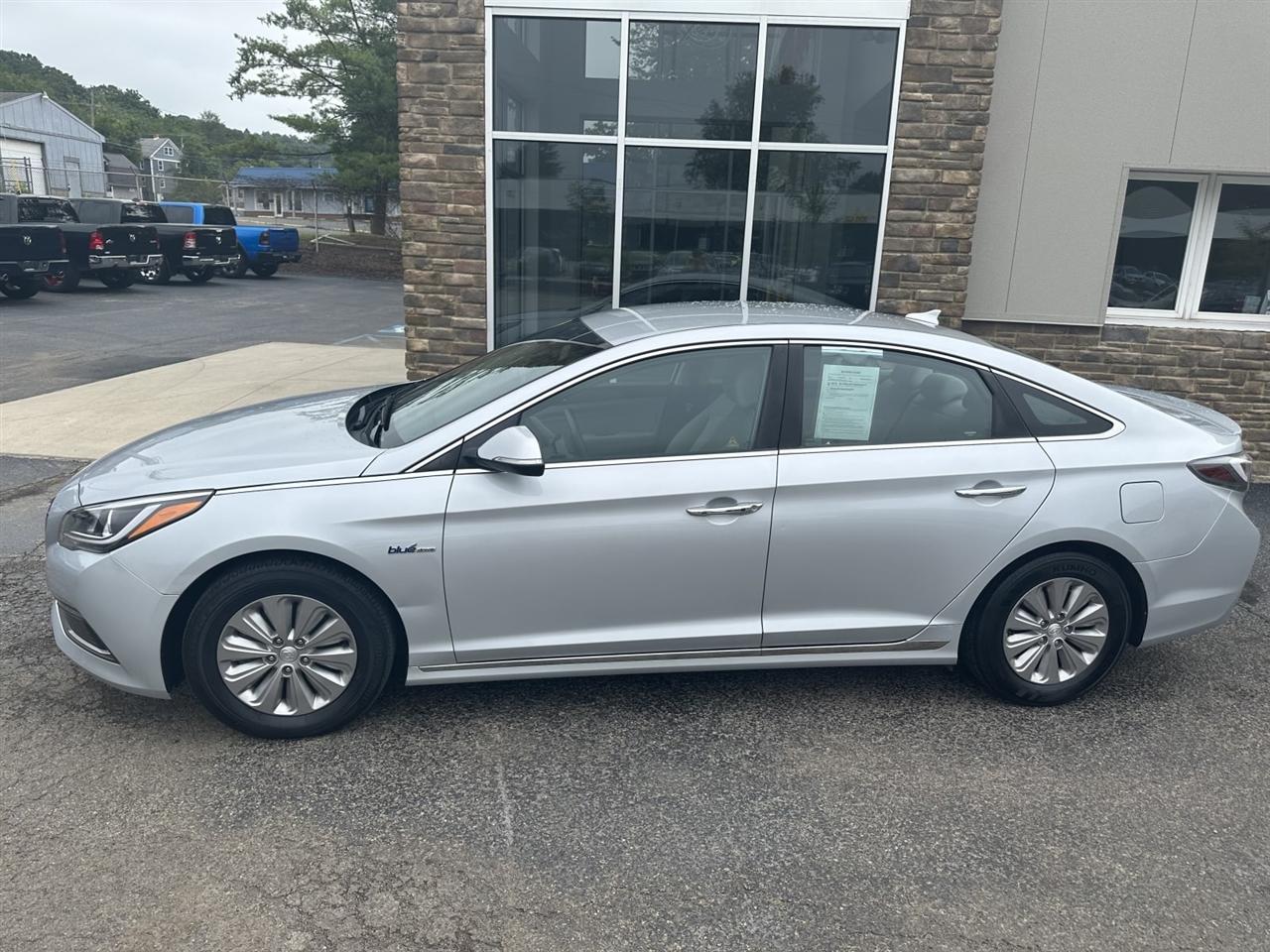Hyundai Sonata Hybrid 4dr Sdn SE 2017