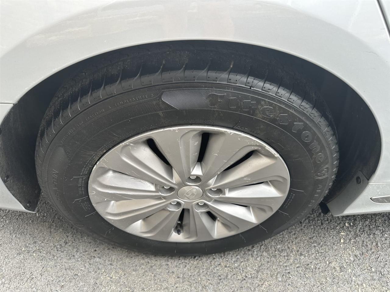 Hyundai Sonata Hybrid 4dr Sdn SE 2017