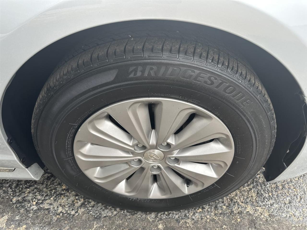 Hyundai Sonata Hybrid 4dr Sdn SE 2017