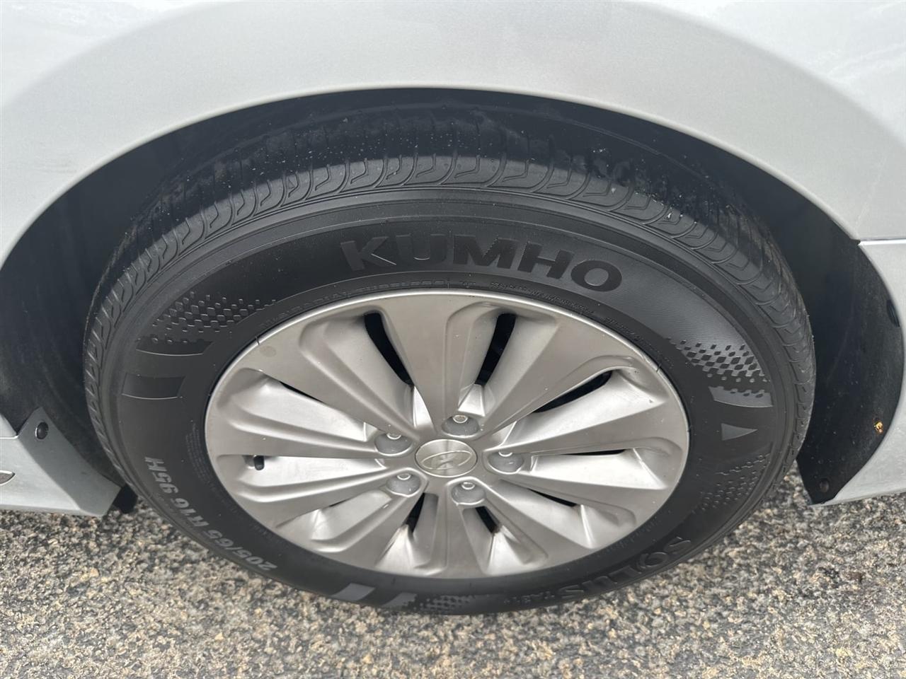 Hyundai Sonata Hybrid 4dr Sdn SE 2017